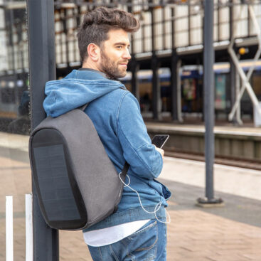 نحوه استفاده از کوله پشتی usb دار