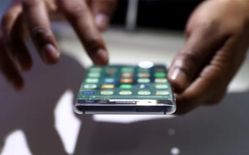 علت تغییر رنگ صفحه گوشی سامسونگ