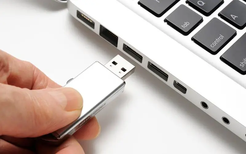 تشخیص فلش مموری سوخته