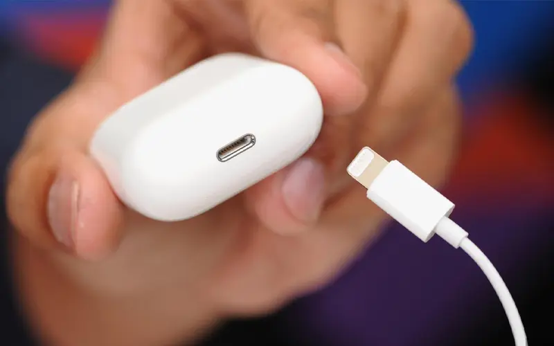 علت چشمک زدن ایرپاد هنگام شارژ