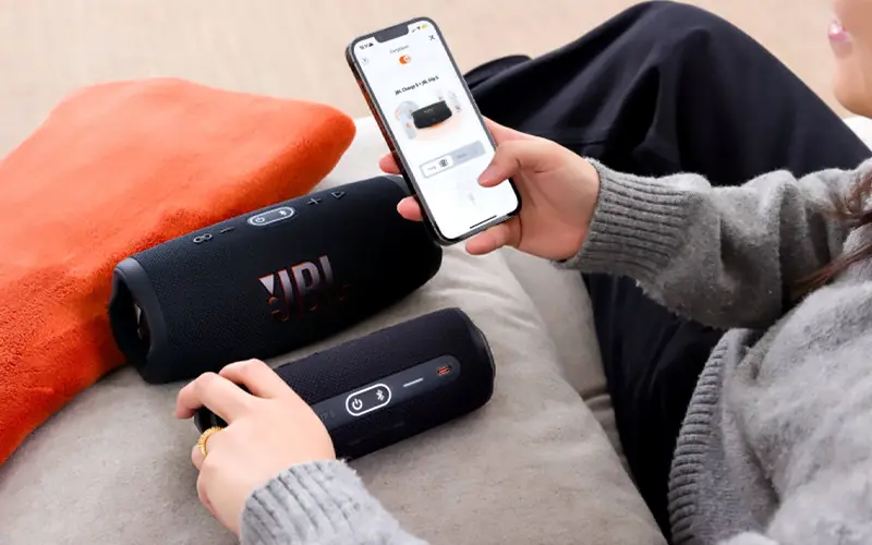 وصل شدن همزمان به دو اسپیکر