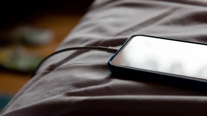 شارژ گوشی از شب تا صبح