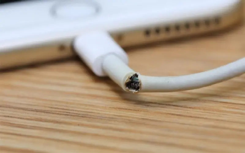 علائم خرابی کابل شارژر